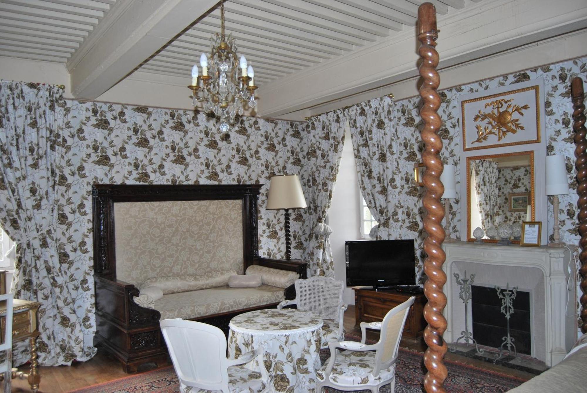 Chateau De Chantelauze Olliergues Pokoj fotografie