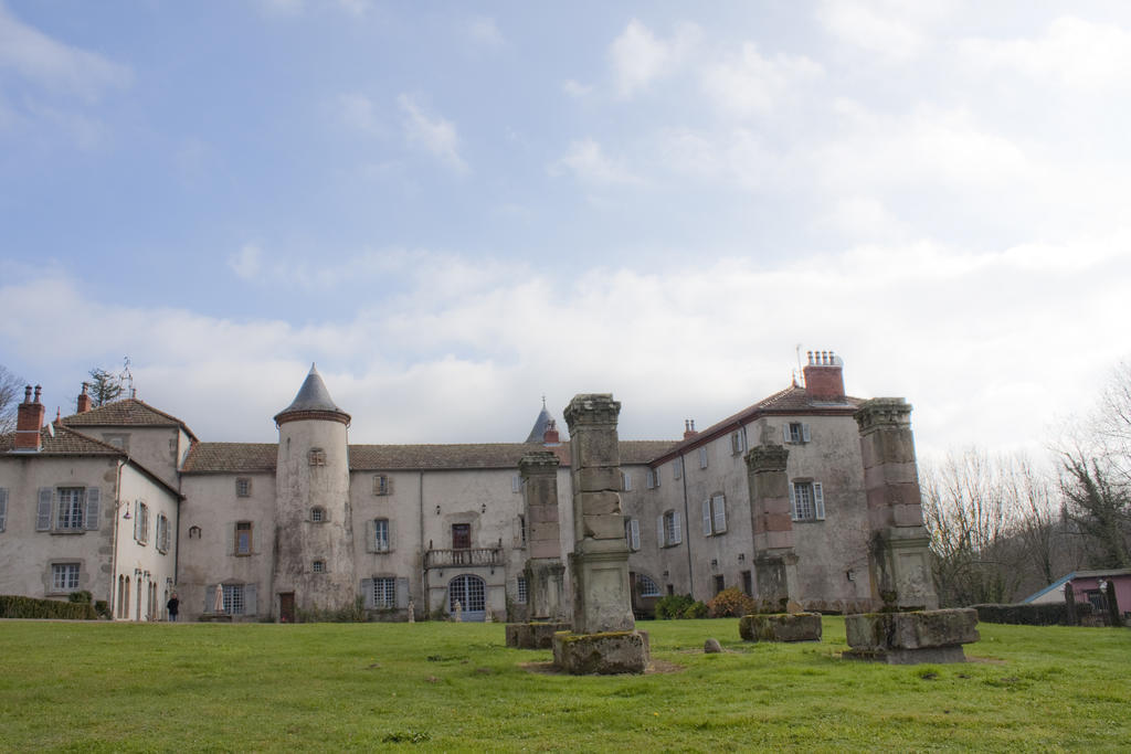 Chateau De Chantelauze Olliergues Exteriér fotografie